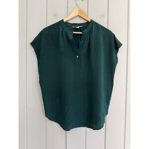 Amour Vert Ivory 100% Silk Cap Sleeve V-Neck Top Blouse M Medium Forest Green
